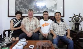 世界第一生命教練、全然心理學(xué)創(chuàng)始人杰夫·艾倫一行到我公司參觀